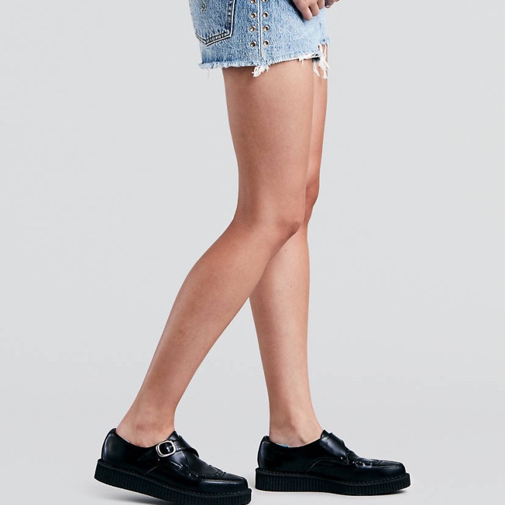 Levi's 501 Women's Size 26 Park Life Grommets Light Wash Jean Shorts - Picture 4 of 14